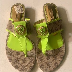 🔥NWT Rocawear Women’s sandals